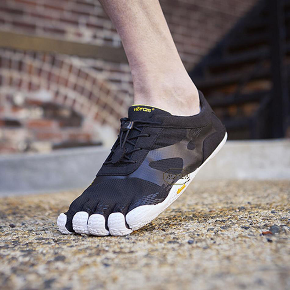 Men's Vibram KSO EVO Training Shoes Black / White | AUP53